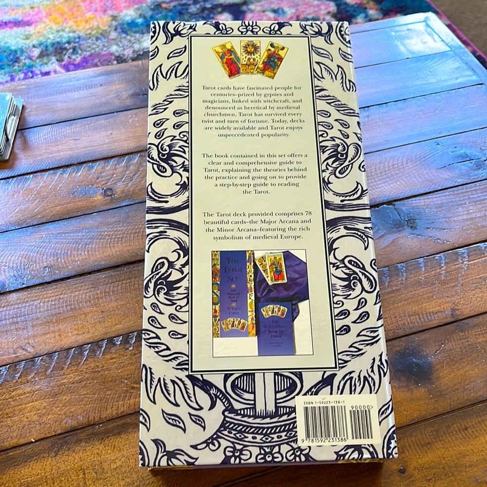 The Tarot Set 🔮 🃏 ✨ - Picture 3 of 5
